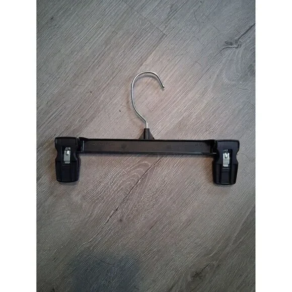 Pinch Clip Hangers 11 Pcs Black Plastic 9 1/2" Wide Swivel Metal Hooks - Picture 2 of 3